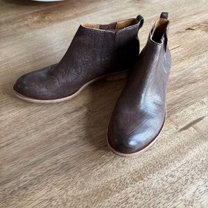 Kork-Ease Velma Boots in Chestnut Brown Distressed Look Women’s Sz 7 1/2